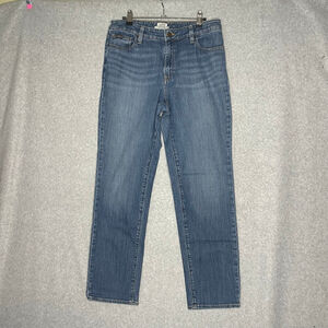 L.L.Bean Favorite Fit Jeans Size 8 Reg Straight Leg Medium Wash Classic